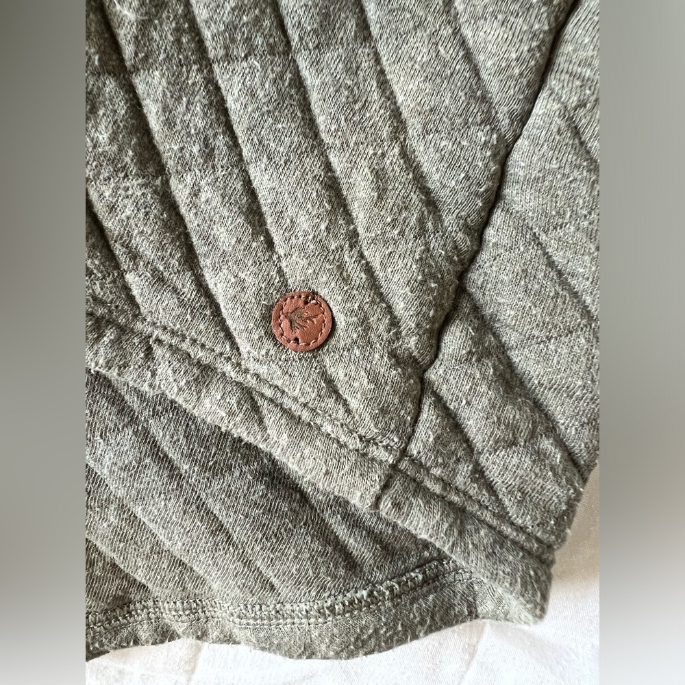 Orvis: Olive Green Quilted Sweatshirt: Size Large - Picture 5 of 7